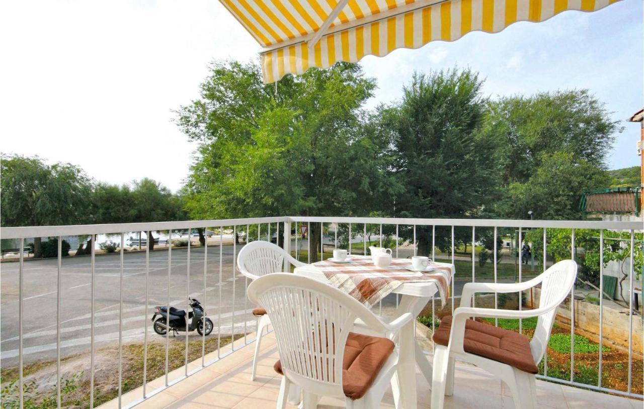 Apartment Raslina Lxvi Dış mekan fotoğraf
